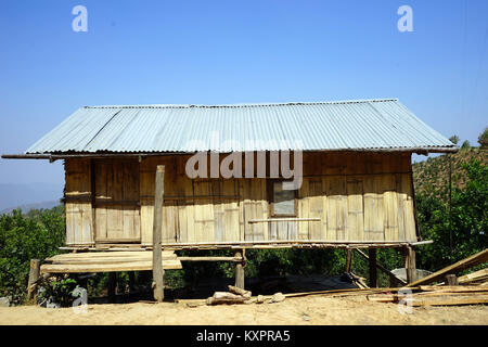 Ein Haus für die Teeplantagen in den Bergen in Myanmar Stockfoto