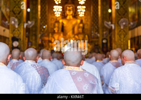 Gruppe 1950-1990 Mönch oder Buddhistischer Priester Ordinationszeremonie in Thailand Stockfoto