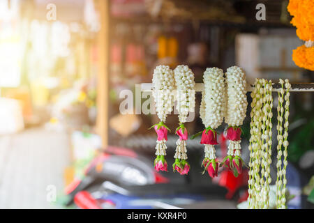 Thai Jasmin Girlande verkaufen in Thailand Stockfoto