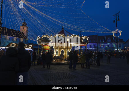 Karussell in Weihnachtsmarkt, Sibiu, Rumänien Stockfoto