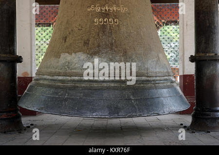 MANDALAY, MYANMAR - ca. April 2017 Mingun Glocke Stockfoto