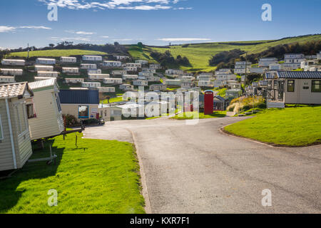 Eine unschöne Sammlung von permanenten caravan Stellplätze in der Nähe der S.W. Küste bei Bier auf der Jurassic Coast, Devon, England, Großbritannien Stockfoto