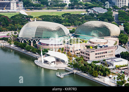 Singapur - Oktober 18, 2014: Esplanade, Theater an der Bucht ist ein Zentrum für darstellende Kunst in der Marina Bay in der Nähe der Mündung des Singapore Rive entfernt Stockfoto