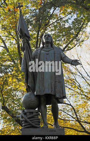 New York, New York State, Vereinigte Staaten von Amerika. Statue im Central Park der italienische Seefahrer Christoph Kolumbus, 1451-1506. Ein 1892 Replica afte Stockfoto