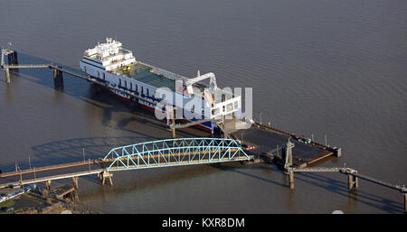 Luftaufnahme der Stena Präzision, Douglas, Mersey Fähre in Birkenhead, Großbritannien Stockfoto