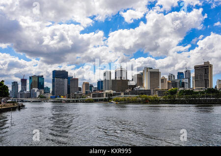 Die Silhouette der Stadt mit der Central Business District in Brisbane, Australien Stockfoto