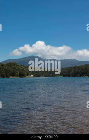 Wallaga Lake in der Nähe der Stadt Bermagui in New South Wales, Australien, ist der größte See im Süden von New South Wales. Stockfoto