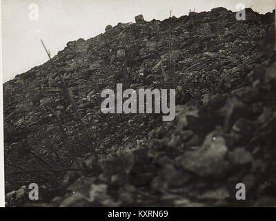 Cimonespitze ist ein Berggipfel in den Dolomiten Norditaliens auf der Südseite des Gebirges. Es ist Teil einer zerklüfteten alpinen Landschaft, die für ihre steilen Felsformationen und malerischen Wander- und Kletterrouten bekannt ist. Stockfoto