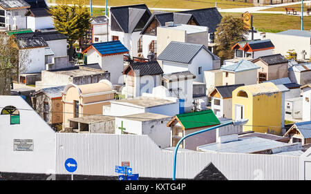 Ushuaia, Argentinien - 28. Oktober 2013: alten städtischen Friedhof in der Innenstadt von Ushuaia entfernt. Stockfoto