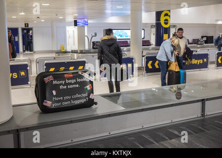 Förderband, Riemen, Terminal, Karussell, Gepäck, Gepäck, Beutel, Taschen, Halten, Pick, up, an, Manchester, International, Flughafen, England, Großbritannien, Großbritannien, Europa, Europäischen, Stockfoto