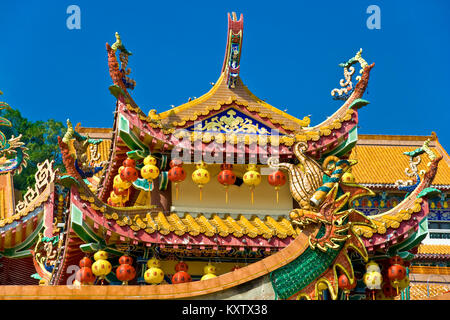 Nahaufnahme von dem Dach der Kek Lok Si Tempel während des chinesischen neuen Jahres in Penang, Malaysia. Stockfoto