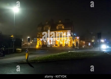 Die Abington Publice Haus auf Wellingborough rd am frühen Abend im Winter in der Nähe von Abington Park, Northampton, Großbritannien Stockfoto