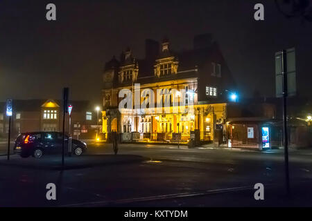 Die Abington Publice Haus auf Wellingborough rd am frühen Abend im Winter in der Nähe von Abington Park, Northampton, Großbritannien Stockfoto