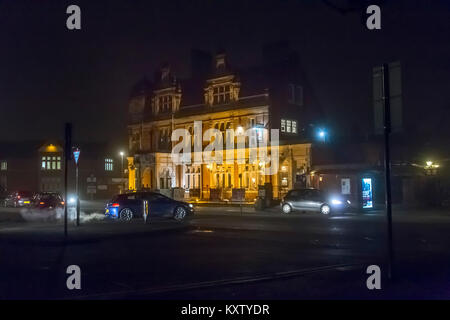 Die Abington Publice Haus auf Wellingborough rd am frühen Abend im Winter in der Nähe von Abington Park, Northampton, Großbritannien Stockfoto