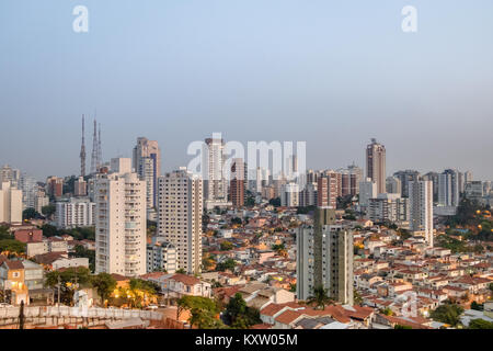 Luftaufnahme von Sumare und Perdizes Nachbarschaft in Sao Paulo - Sao Paulo, Brasilien Stockfoto