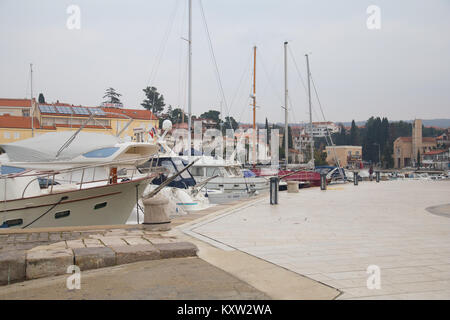 Malinska Stadt im nordwestlichen Teil der Insel Krk in Kroatien Stockfoto