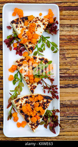 Die ursprüngliche Lappland Dessert quietschende Käse und frischen Moltebeeren aus Finnland Stockfoto