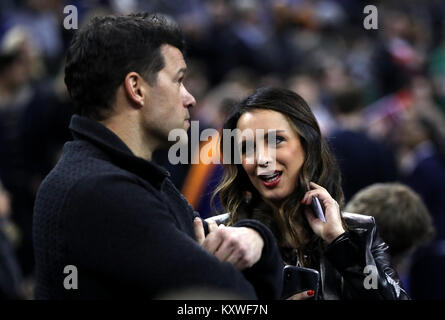 Michael Ballack und Natacha Tannous in der Menge während der NBA-Spiel in London 2018 in der O2 Arena in London. Stockfoto