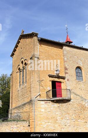 Kirche im Dorf Oingt im Beaujolais, Frankreich Stockfoto