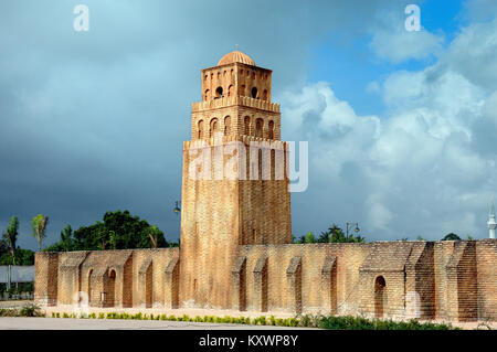 Modell oder Nachbildung der Großen Moschee von Kairouan oder Sidi-Uqba, Tunesien, an der islamischen Erbe Theme Park, Kuala Terengganu, Malaysia Stockfoto