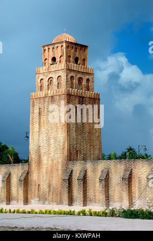 Modell oder Nachbildung der Großen Moschee von Kairouan oder Sidi-Uqba, Tunesien, an der islamischen Erbe Theme Park, Kuala Terengganu, Malaysia Stockfoto