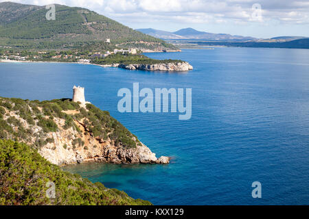 Wachtturm bleibt oberhalb von Porto Conte Bucht am Capo Caccia. Alghero, Sardinien. Italien Stockfoto