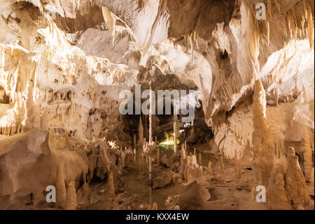 Grotte di Frasassi, Italien - die Grotten von Frasassi, eine sehr große Karsthöhle System in der Stadt Genga, Provinz Ancona, Marken, Italien Stockfoto