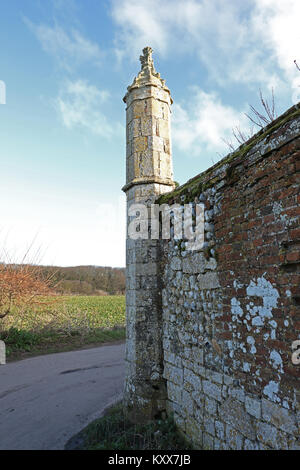 Ecke Turm an der Wand der Halle Waxham Waxham, Norfolk, Großbritannien Januar Stockfoto