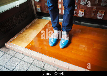 Hausschuhe, Tokyo, Japan Stockfoto, Bild: 29438077 Alamy Hausschuhe für Besucher, Honshu, Japan Stockfoto, Bild