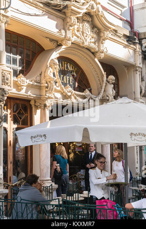 Die majestätischen Cafe auf der Rua Santa Catarina im Zentrum von Porto, Portugal Stockfoto