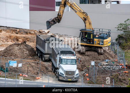 Gosford, Australien - 31. August. 2017: Aushub Fortschritte auf einem Block von neuen Einheiten im Bau am 47 Beane St. Gosford, Australien. Stockfoto