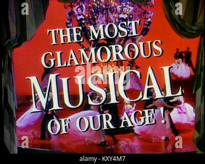 Ein Screenshot aus dem Film-Trailer von „Gentlemen bevorzugen Blondes“, der Szenen aus dem US-amerikanischen Musical-Comedy-Film von 1953 zeigt. Stockfoto