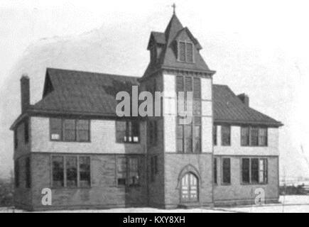Die Good Shepherd Episcopal Church in Parkersburg, West Virginia, ist eine historische religiöse Institution, die die traditionelle episkopale Architektur veranschaulicht und der lokalen Gemeinde dient. Stockfoto