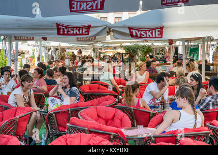 Sidewalk Cafe am Rynek oder Marktplatz in Rzeszow, Malopolska aka Region Kleinpolen, Polen Stockfoto