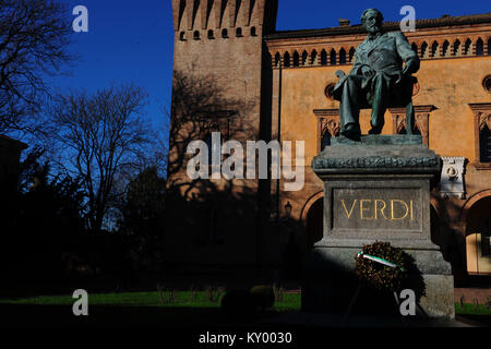 Statue, Giuseppe Verdi Theater, 2012, Modena, Italien Stockfoto