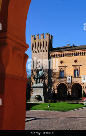 Statue, Giuseppe Verdi Theater, 2012, Modena, Italien Stockfoto