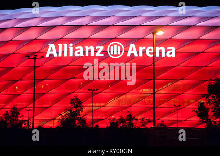 Allianz Arena, Heimat des FC Bayern München Fußball-Team. München, Bayern, Deutschland. 8. August 2016 © wojciech Strozyk/Alamy Stock Foto Stockfoto