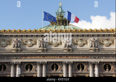 Appolo Statue, die Nationale Akademie der Musik, Oper Ganier, 2012, Paris, Frankreich. Stockfoto