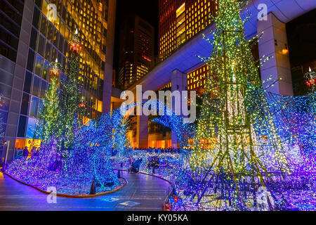 TOKYO, Japan - 27 November 2015: Illuminationen bis Licht im Caretta Shiodome Einkaufszentrum im Stadtteil, Viertel Odaiba. Die illuminationen" für vorbereitet Stockfoto