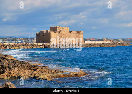 Paphos Hafen Burg, auch als "Türkische Burg' in Pathos, Zypern bekannt Stockfoto