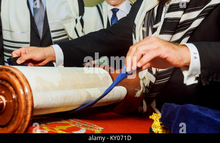 Lesen barmitzvah Thorarollen Heilige Stadt Jerusalem im Urlaub der 13. Geburtstag von Jude. Stockfoto