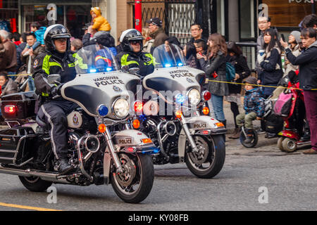 VANCOUVER, Kanada - Februar 2, 2014: Vancouver Police Department Motocycle Offiziere zu Chinese New Year Parade. Stockfoto