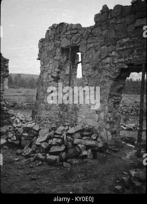 Die Alte Kirche von Hjälmseryd in Schweden ist ein historisches religiöses Gebäude, das sich durch seine Architektur und seine Rolle im schwedischen kulturellen und religiösen Erbe auszeichnet. Stockfoto