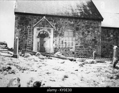 Ein historisches Foto von Hjälmseryds alter Kirche in Schweden zeigt ein ländliches religiöses Gebäude, das für Architektur und Erbe bekannt ist. Stockfoto