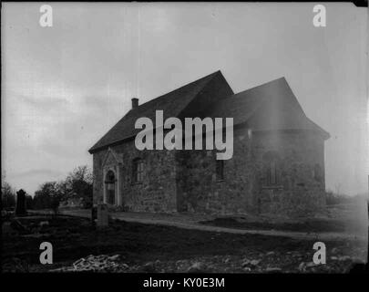Die alte Kirche Hjälmseryd in Schweden ist ein wichtiges historisches Gebäude, das für seinen architektonischen Stil und seine religiöse Bedeutung in der schwedischen Kulturgeschichte bekannt ist. Stockfoto