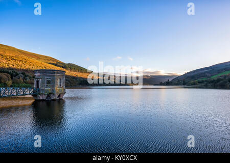 Wanderungen-Reservoir in Wales Stockfoto