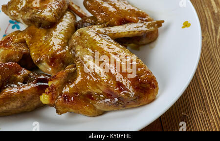 Klebrige Thai Chicken Wings, gegrillten Hähnchen Flügel. Stockfoto