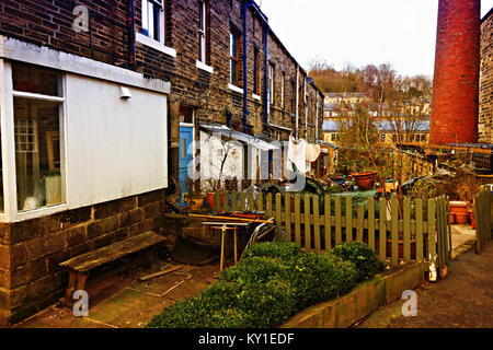 Rücken an Rücken Reihenhäuser in Sowerby Bridge West Yorkshire GROSSBRITANNIEN Stockfoto