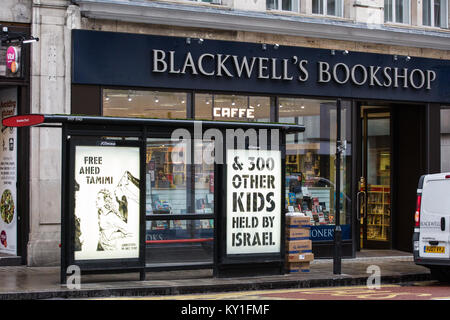 London, Großbritannien. 11. Januar, 2018. Protest Schablonen Hervorhebung der Inhaftierung durch die israelischen Behörden der 16-jährigen palästinensischen Ahed Tamimi, sowie Stockfoto