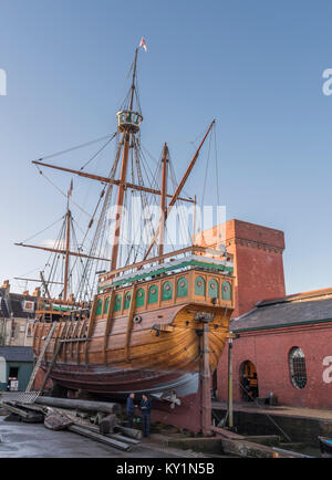 Der Matthew von Bristol, eine Replik des Bootes von John Cabot nach Neufundland segelte, in Dry Dock in Bristol Underfall Yard für Reparaturen. Stockfoto